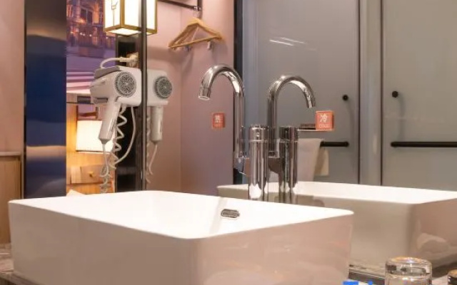 Timson Rezen Hot Spring Hotel – Bathroom – Dali