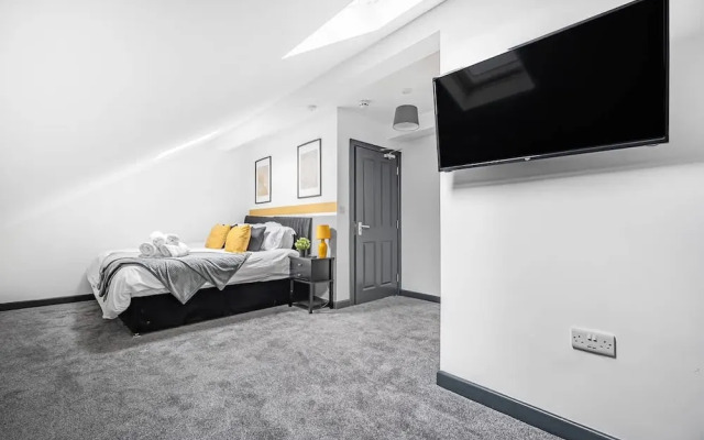 5-bed 5 En-suite Apartment in Manchester
