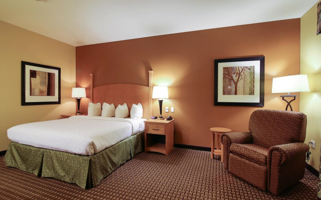 Hawthorn Extended Stay by Wyndham Minot