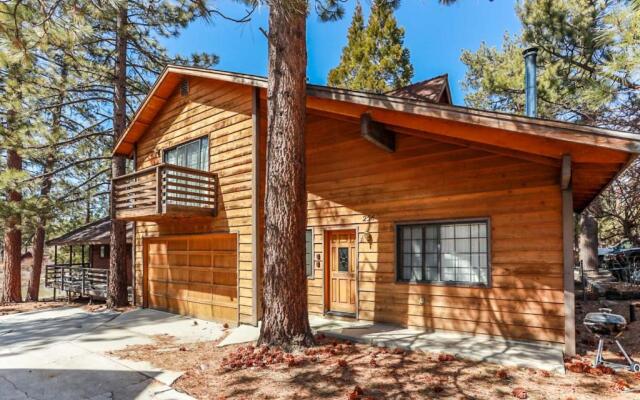 Cozy Hollow - 1890 by Big Bear Vacations