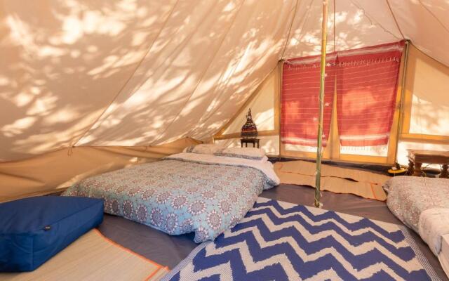 Wood Cabin & 4 Large Bell Tents - Hapus Hideaway