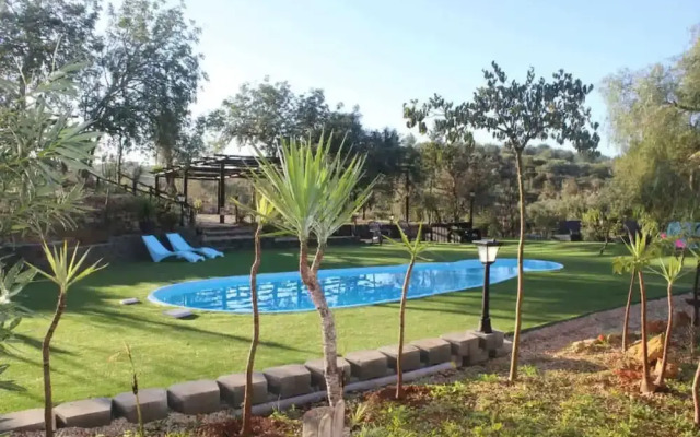 Porches Private Pool Villa 17 Guests