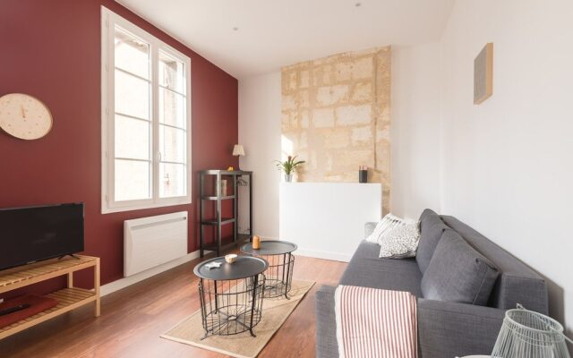 Superb Renovated Studio in the City Center