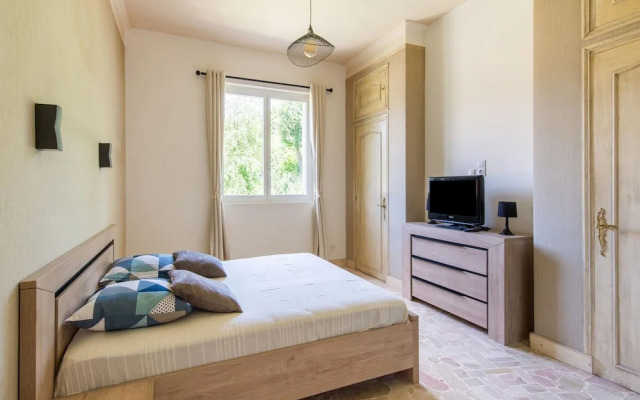 Holiday Home in Saint-julien-du-verdon With Garden