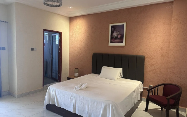 Apartments Plaza Hotel