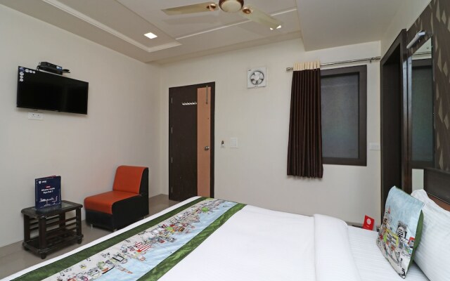 OYO 10414 Hotel Tushar Residency