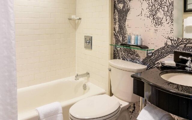 Williamsburg Lodge, Autograph Collection