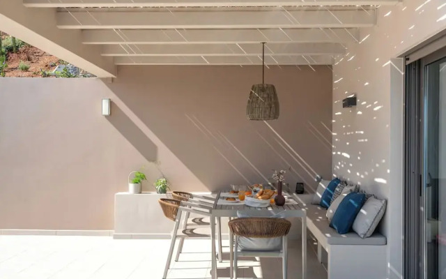 Notiko villas