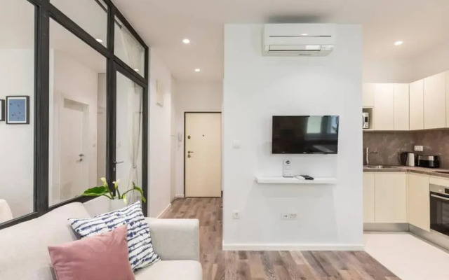 Adriatik Lux Teatro 1