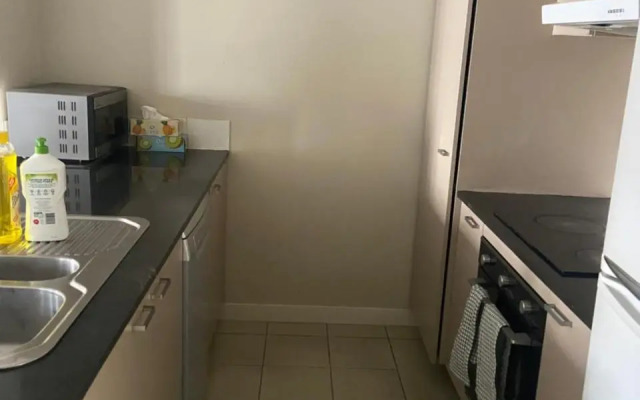 Nice And Tidy 3 Bedrooms Apartment, Free Parking