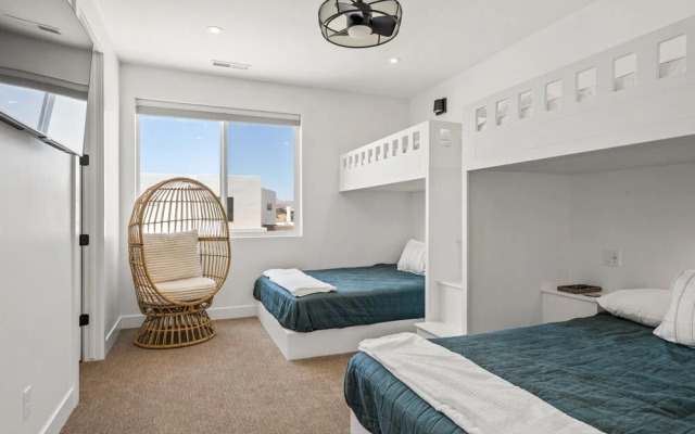 Sunstone 6 Bedroom Home