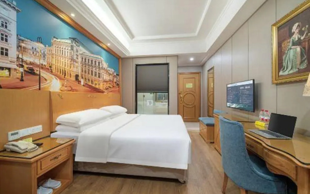 Vienna Hotel (Shenzhen Tianbao Road)