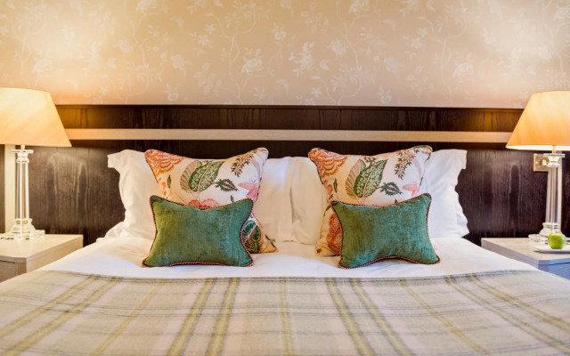 Careys Manor & Senspa