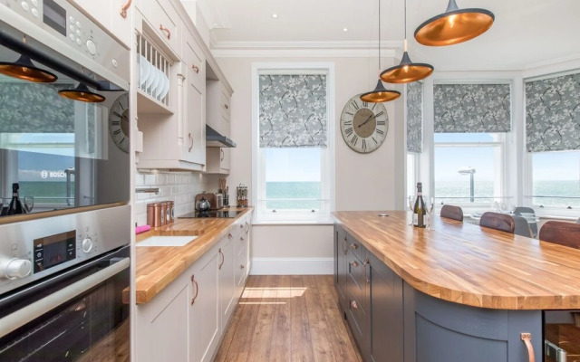Marina Vista - Luxury Seafront Apartments