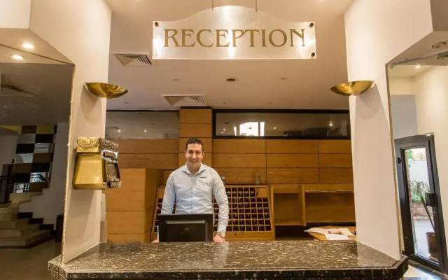 Cleopatra Hotel