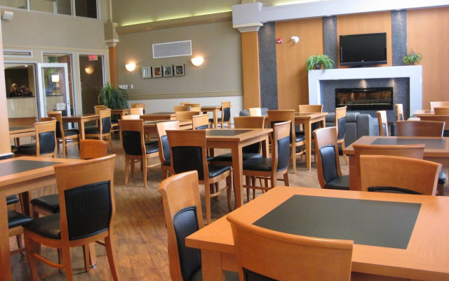 Holiday Inn Express Hotel & Suites Calgary S-Macleod Trail S by IHG