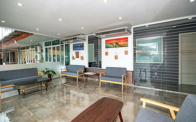 OYO 90147 Hilltop Hotel