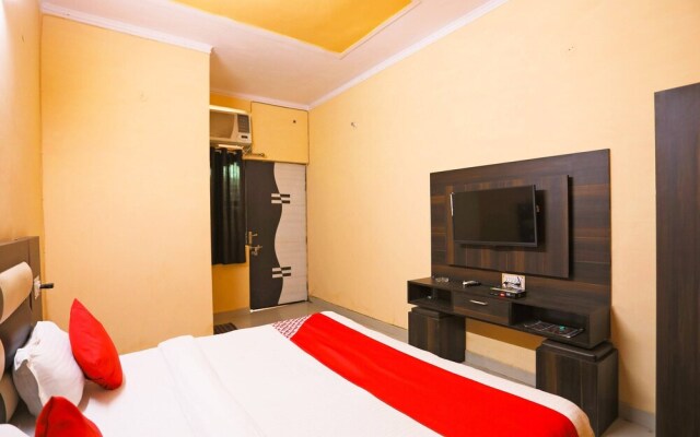 OYO 16362 Hotel National