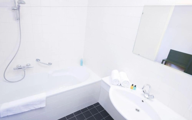 Roompot Hotel Marinapark Volendam