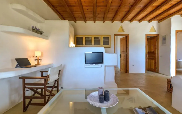 Sea-aura House in Tinos