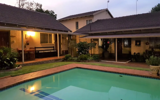 Aandbloem Guest House