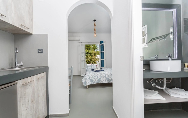Zoumis Residence