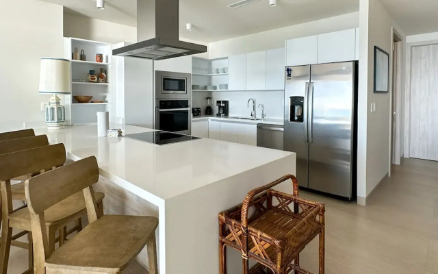 Has it all Beachfront Retreat With Stunning Views