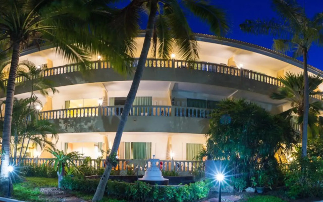 Twin Palms Resort