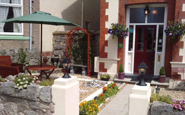 Ascot House Guest House (Adults Only)