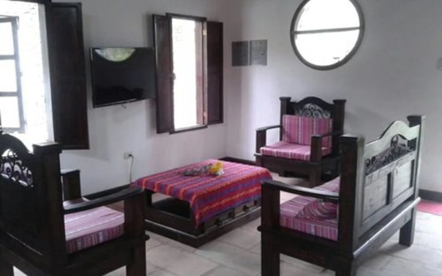 Cabanas De Tzununa
