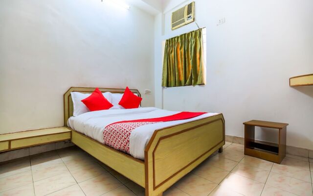 OYO 23068 Hotel Kamal Palace
