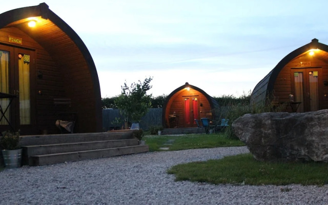 The Little Hide - Adult Only Camping Pods