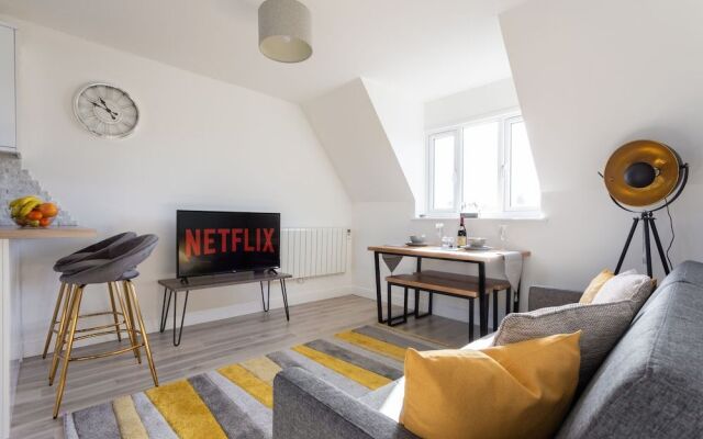 Castle Reach Apartment by Creative Stays