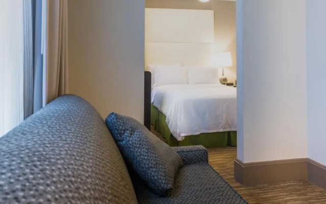 Holiday Inn Express Chicago - Magnificent Mile by IHG