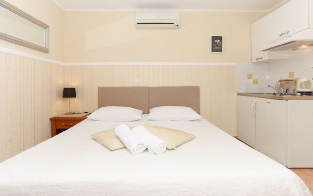 Apartments & Rooms Buble