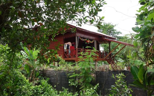 Authentic Cambodian Angkor Cottage