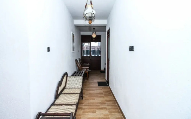 Oyo 295 Sea View Hotel 02