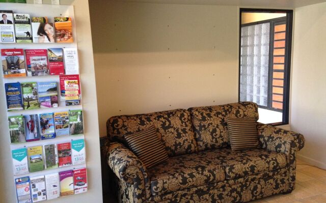 Summit Motel