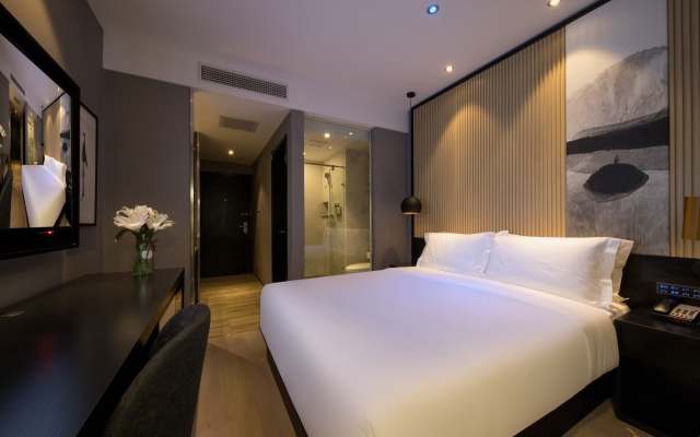 Orange Hotel  (Shanghai Hongqiao Railway Station Store)