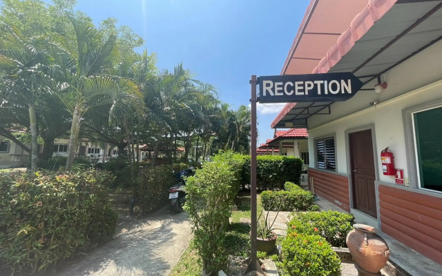 Phuket Airport Villa