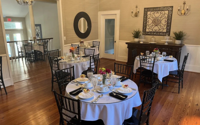 Liberty Hall Inn & Brandini's