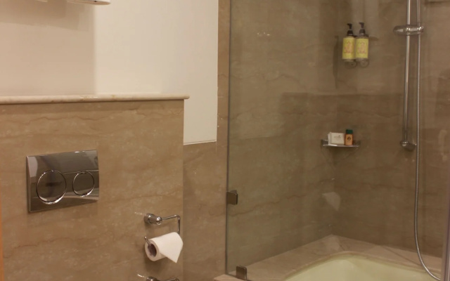 Lemon Tree Hotel, Ahmedabad