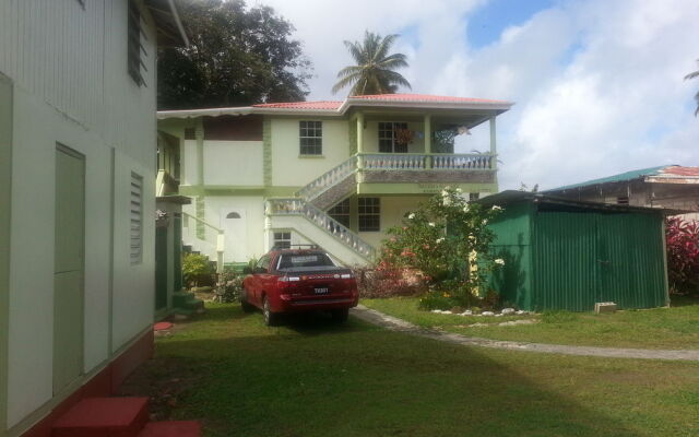 The Nixon's Bay Side Mangrove Inn