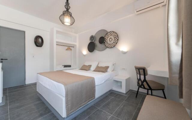 Black Coast Hotel Santorini