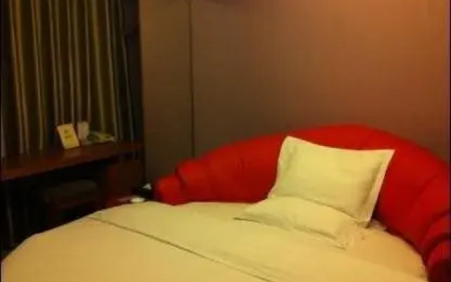 Yijing Holiday Hotel