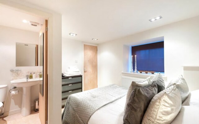 Henderson Street Apartment
