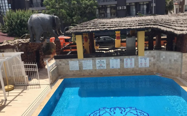 Safari Suit Hotel