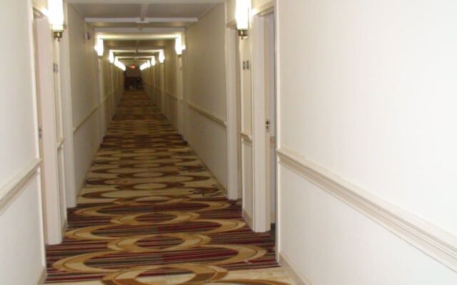Armstrong Inn and Suites