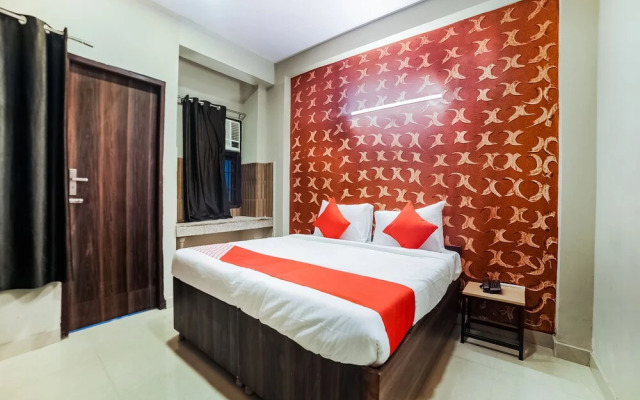 Oyo Flagship 30196 Noida Sector 5