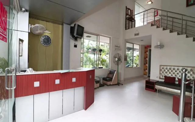 Hotel East Lite by OYO